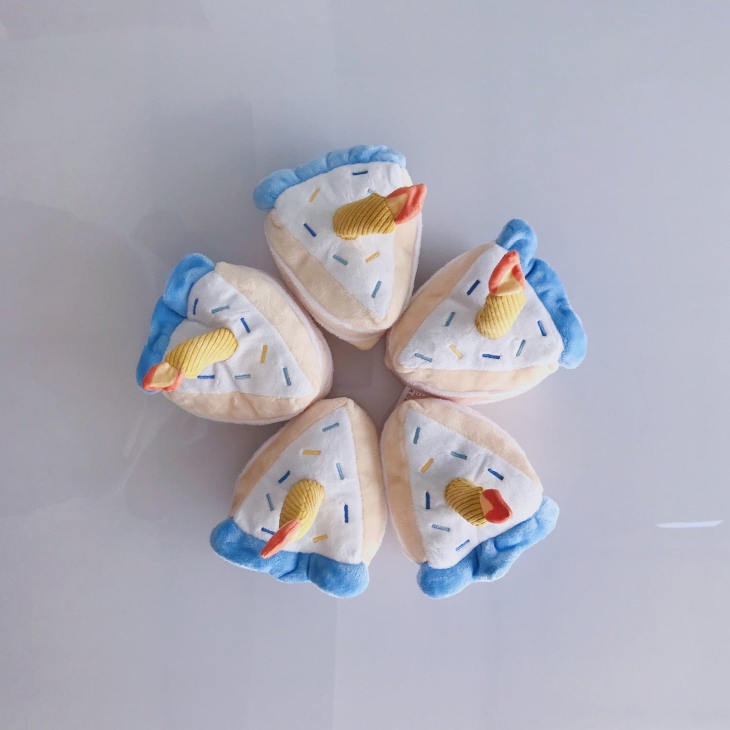Cake toy